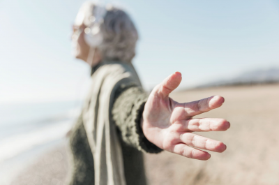 Benarkah Mindfulness dapat Membantu Meringankan Gejala Menopause? Inilah Penjelasannya!